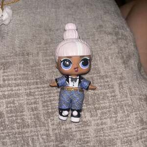 LOL SURPRISE DOLL UPTOWN FAMILY GIRL SISTER PINK WHITE UPDO BUN
